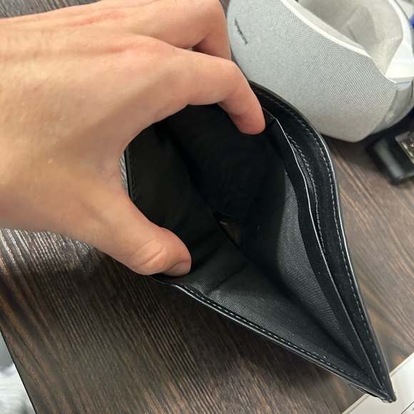 Men’s Gucci Wallet - Picture 4 of 4